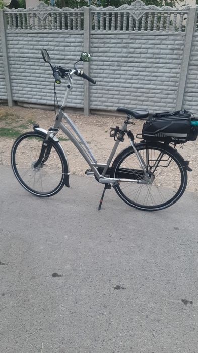 Продам галански велосипед хорошем состоянии 28 колеса 7 скорости плане