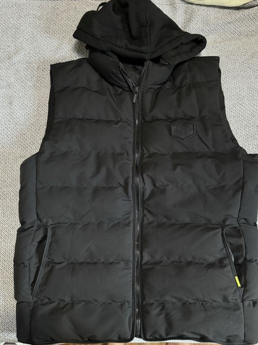 Жилетка муж черная
