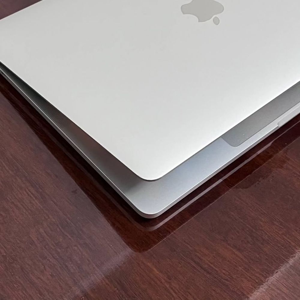 MacBook Pro M1 2020 | 8GB RAM | 512GB SSD | Ideal Holatda!
