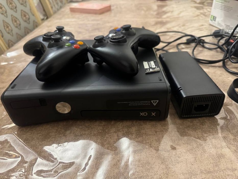 Продам Xbox 360S Console