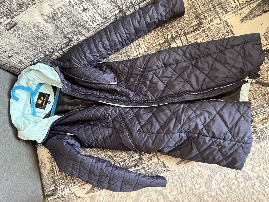 Легкая куртка и пальто весна отличного качества