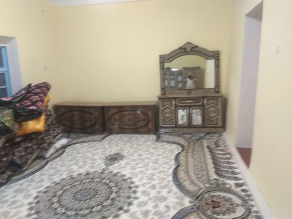 Garnitur va oynali shkaf (holati a’lo)