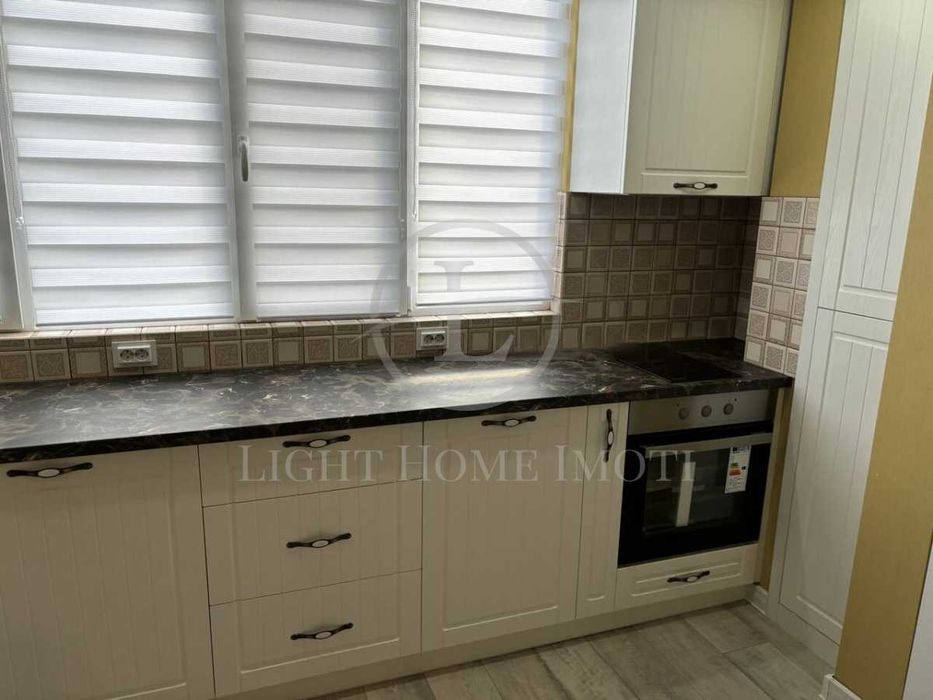 Продава се Четиристаен апартамент в Пловдив, Христо Смирненски - 90 кв.м за 2210 €/кв.м - Снимка #1