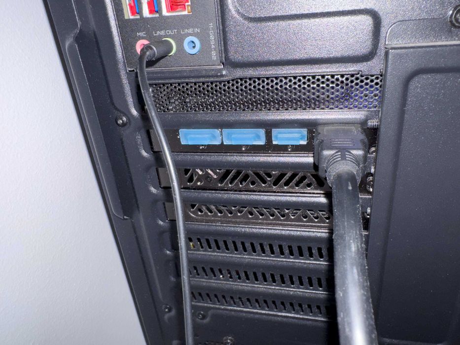 Placa Video SAPPHIRE NITRO+ AMD Radeon RX 7800 XT 16GB 256 bit