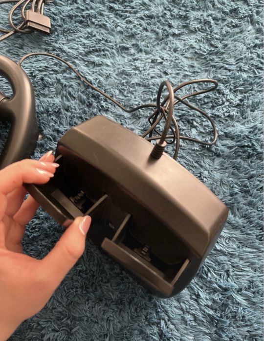 Consola de tip volan cu pedale, Serioux