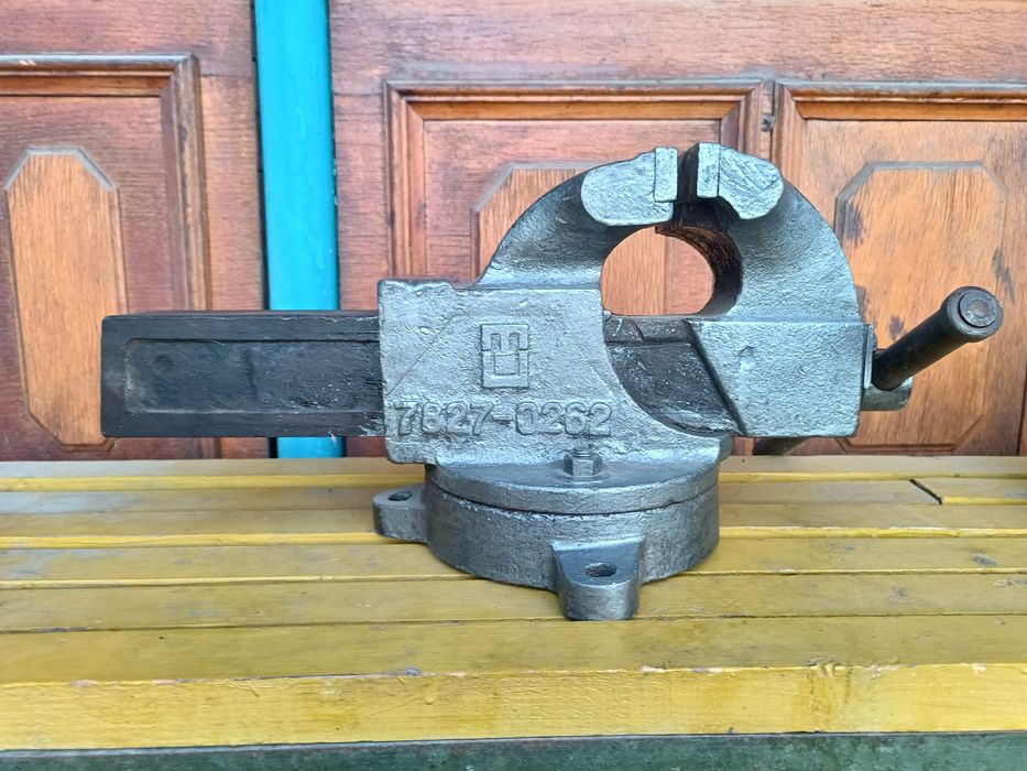 Тиски  и наковальня ссср ,цена договорная