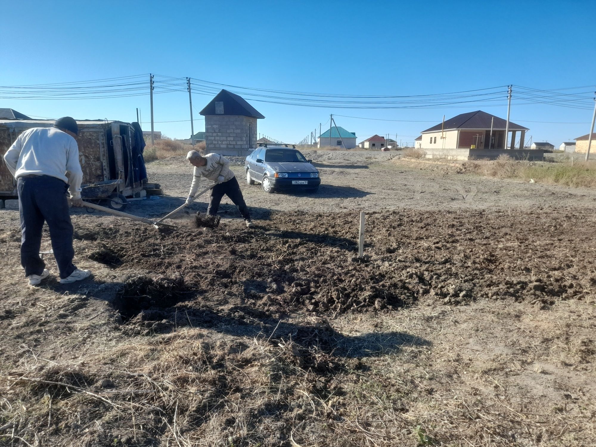 Жер сатылады су свет тартылган байтеректе.