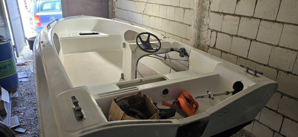 Лотка и колесар с докумнти