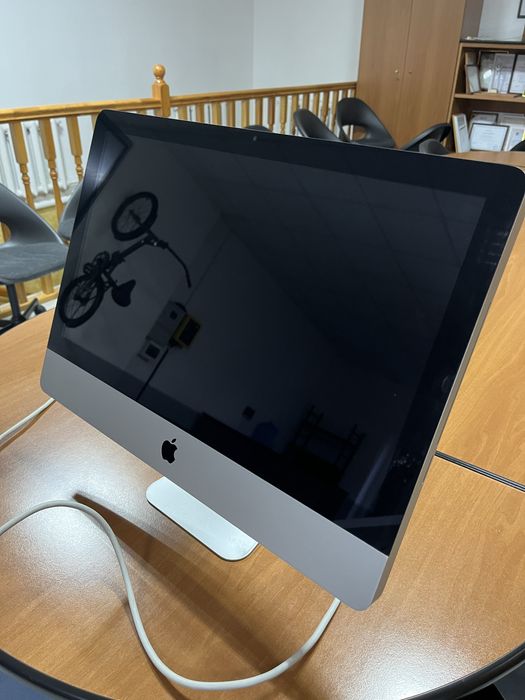 iMac 21.5" (Late 2009)
