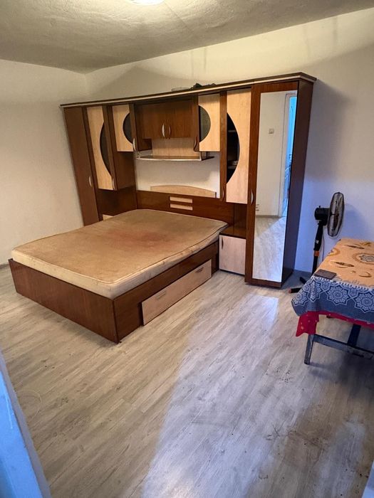 Închiriez Garsonieră