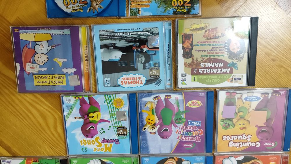 Dvd диски фирменные лицензионные мультфильмы на английском языке 15 шт