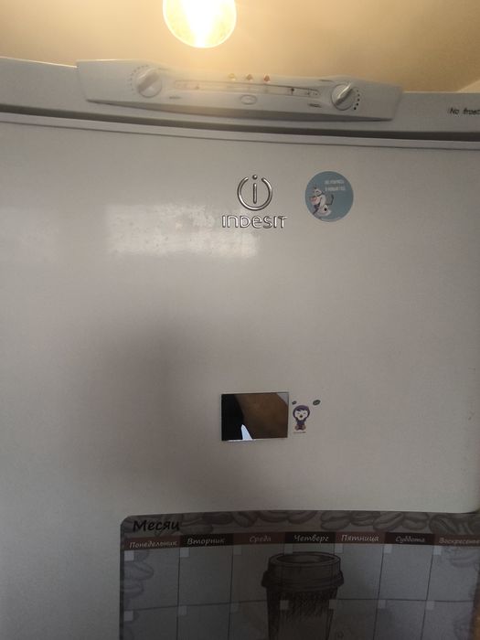 Холодильник рабочий indesit