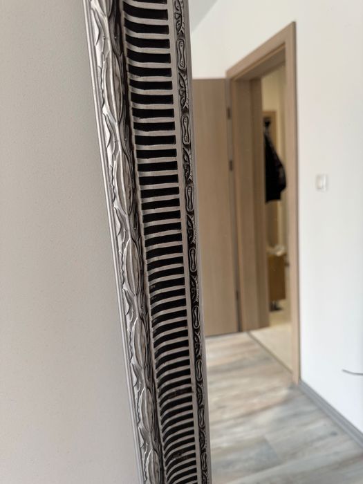 Чисто ново огледало