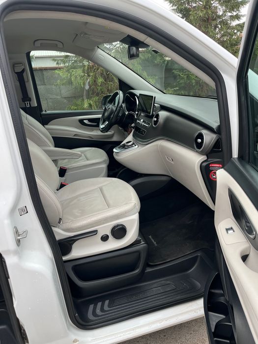 De vânzare Mercedes V class de persoane privat