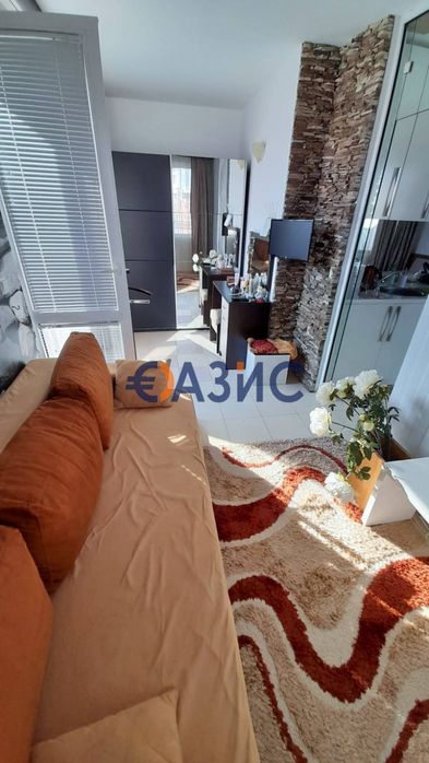Голямо студио в комплекс Емералд Парадайз, Слънчев бряг, България, 60