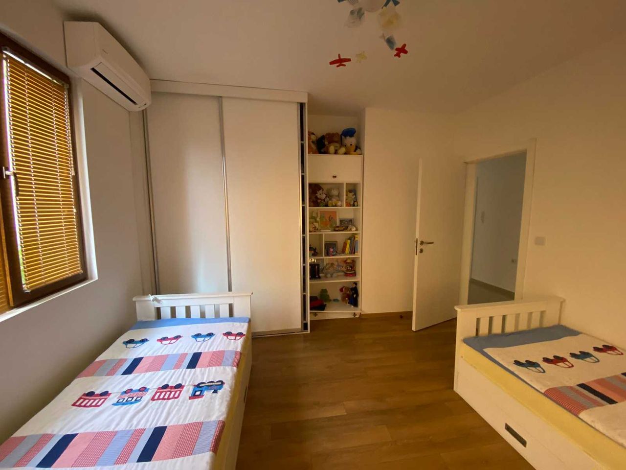 Продава се Къща в Баня - 390 кв.м за 744 €/кв.м - Снимка #16