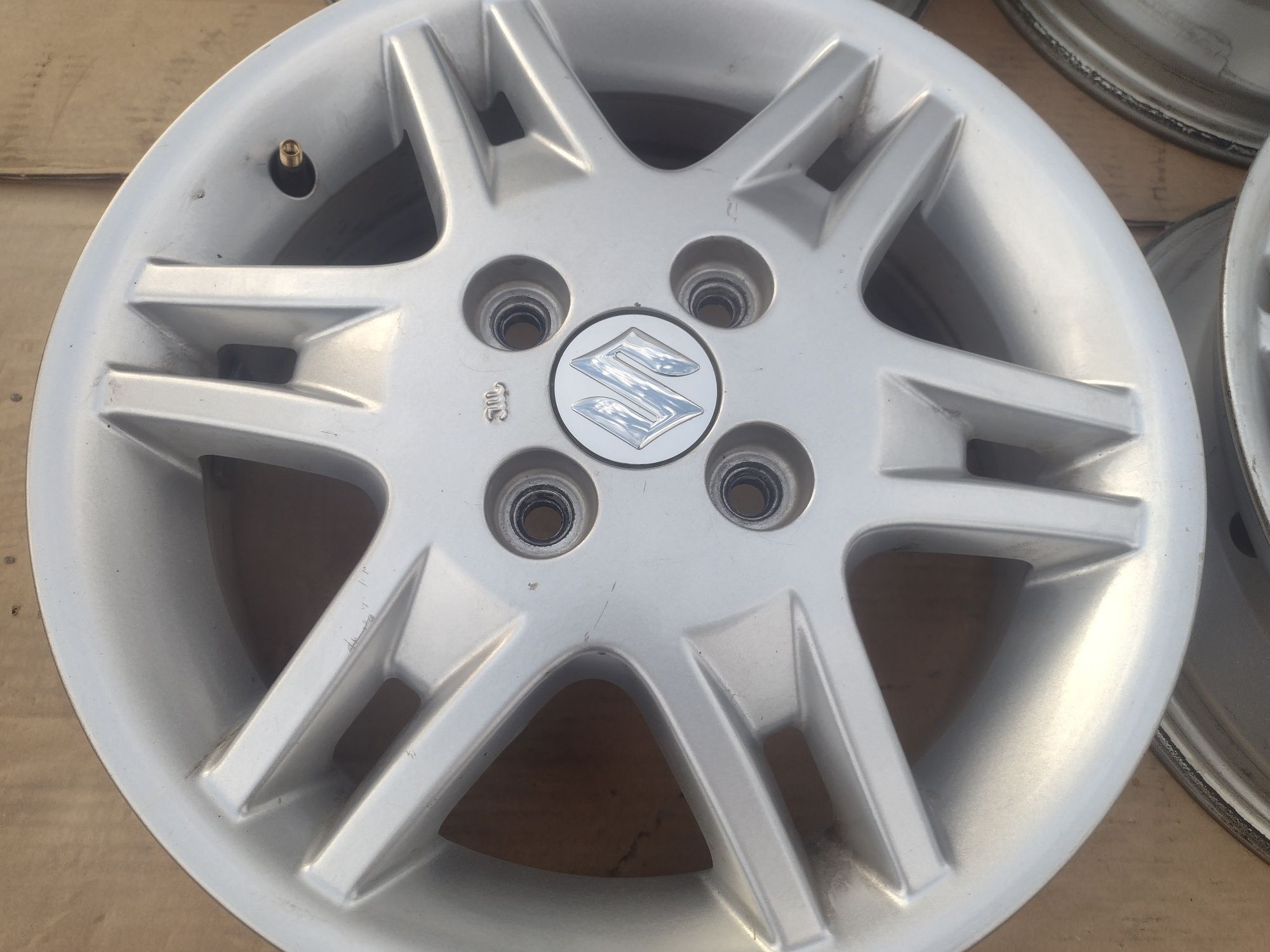 Топ състояние 14-4х100 4.5j ET45 Suzuki Ignis