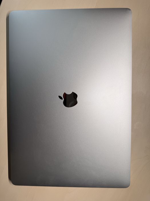 Vand Macbook Pro 16" i9 16GB 1TB
