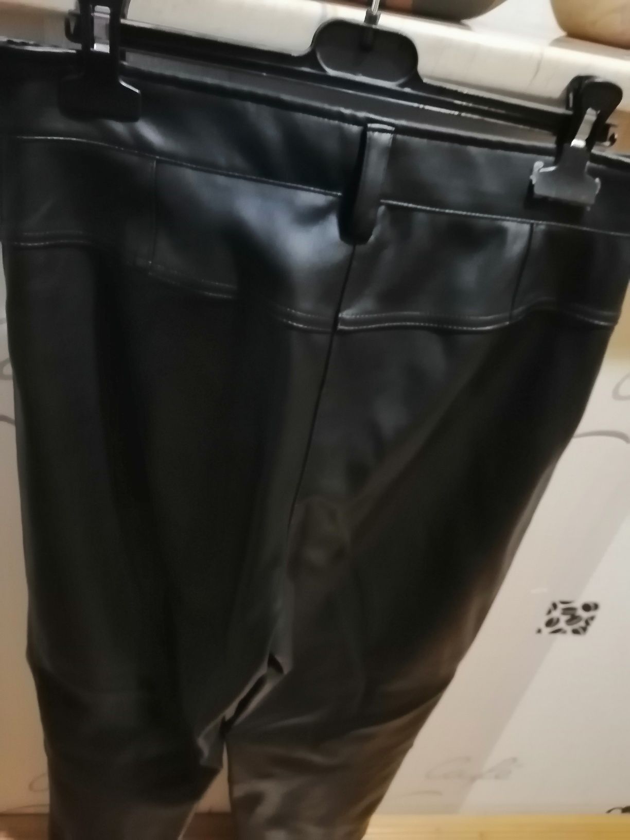 Pantaloni piele eco