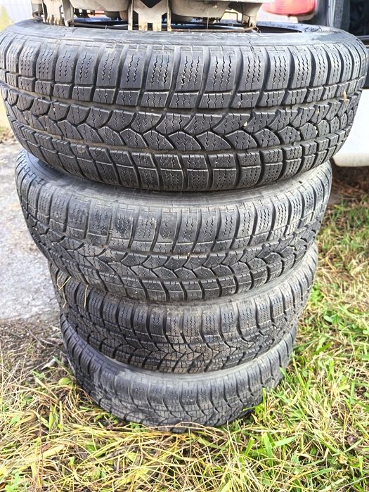 Anvelope de iarnă 175/65/14 M+S cu jante din tablă pentru Peugeot 206.