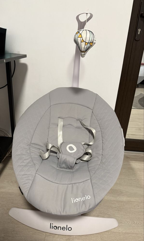 Balansoar/leagan electric bebelusi Lionelo Iris, rotire 360