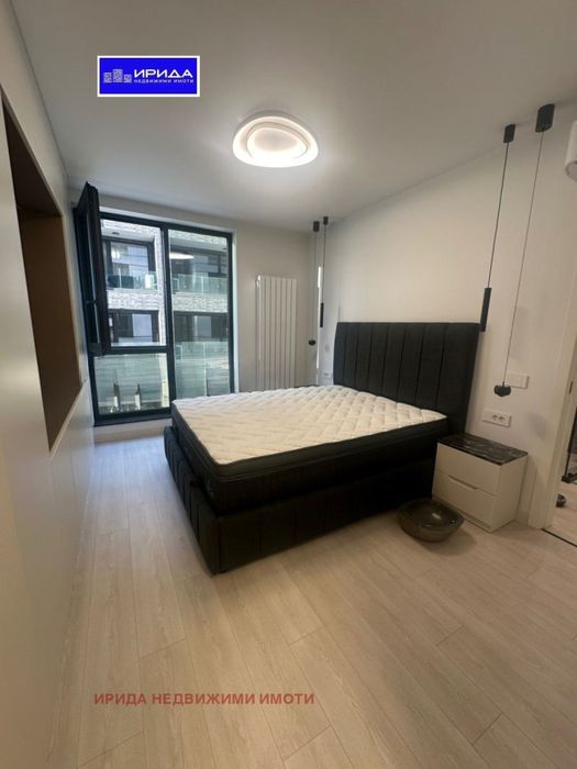 Просторен тристаен обзаведен апартамент в Кръстова вада