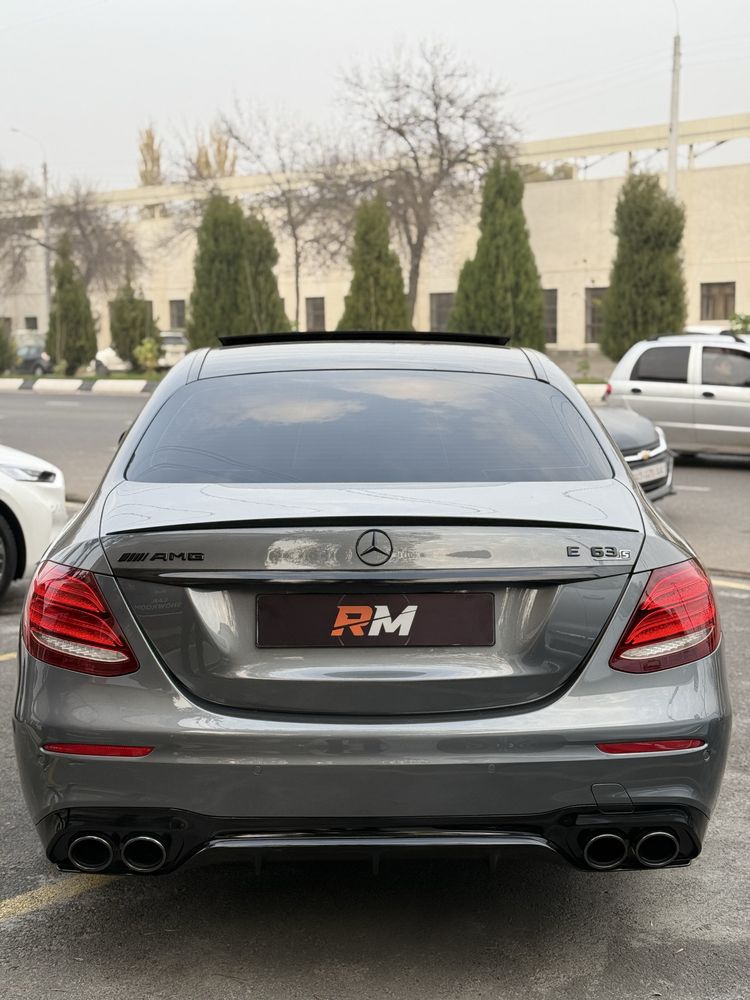 Mersedes benz E 5.3 AMG отлично состояние!!