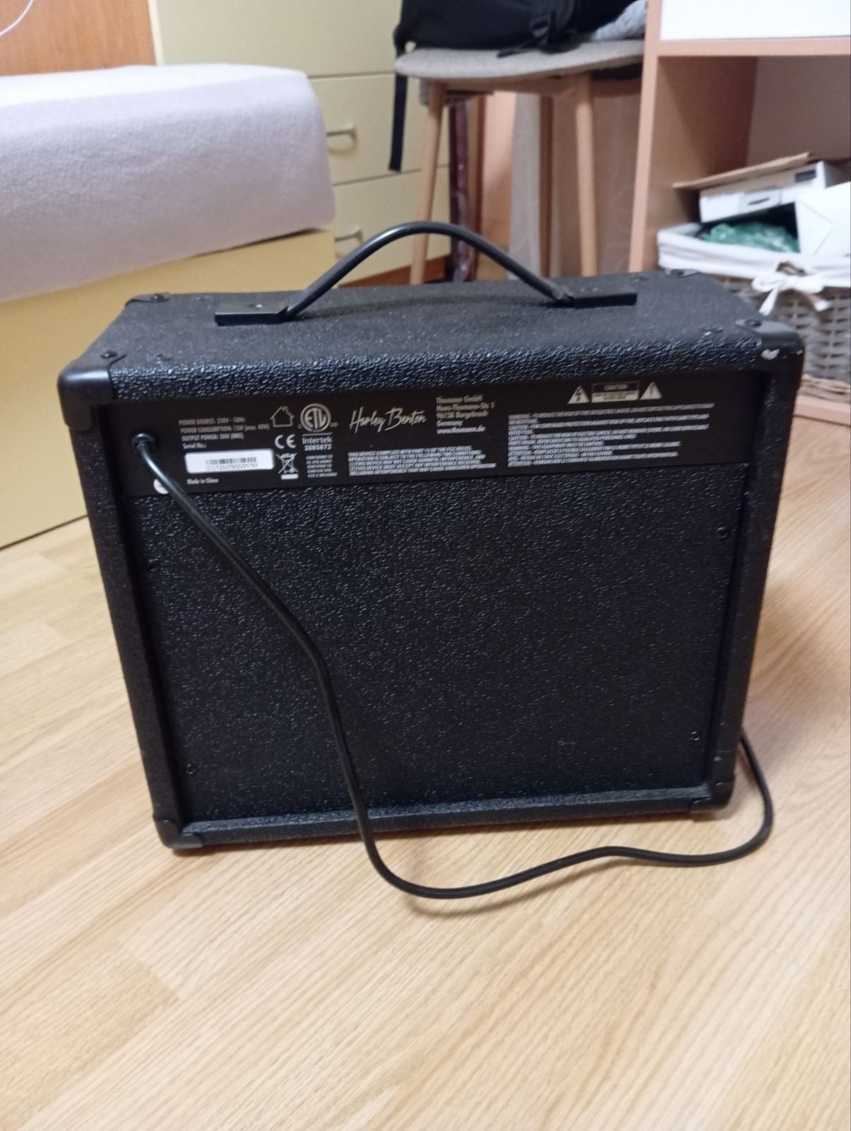 Усилвател за китара Кубе Harley Benton 20W