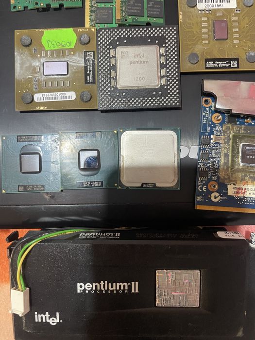 Ssd 1t hdd 1t racire rgb rami procesor
