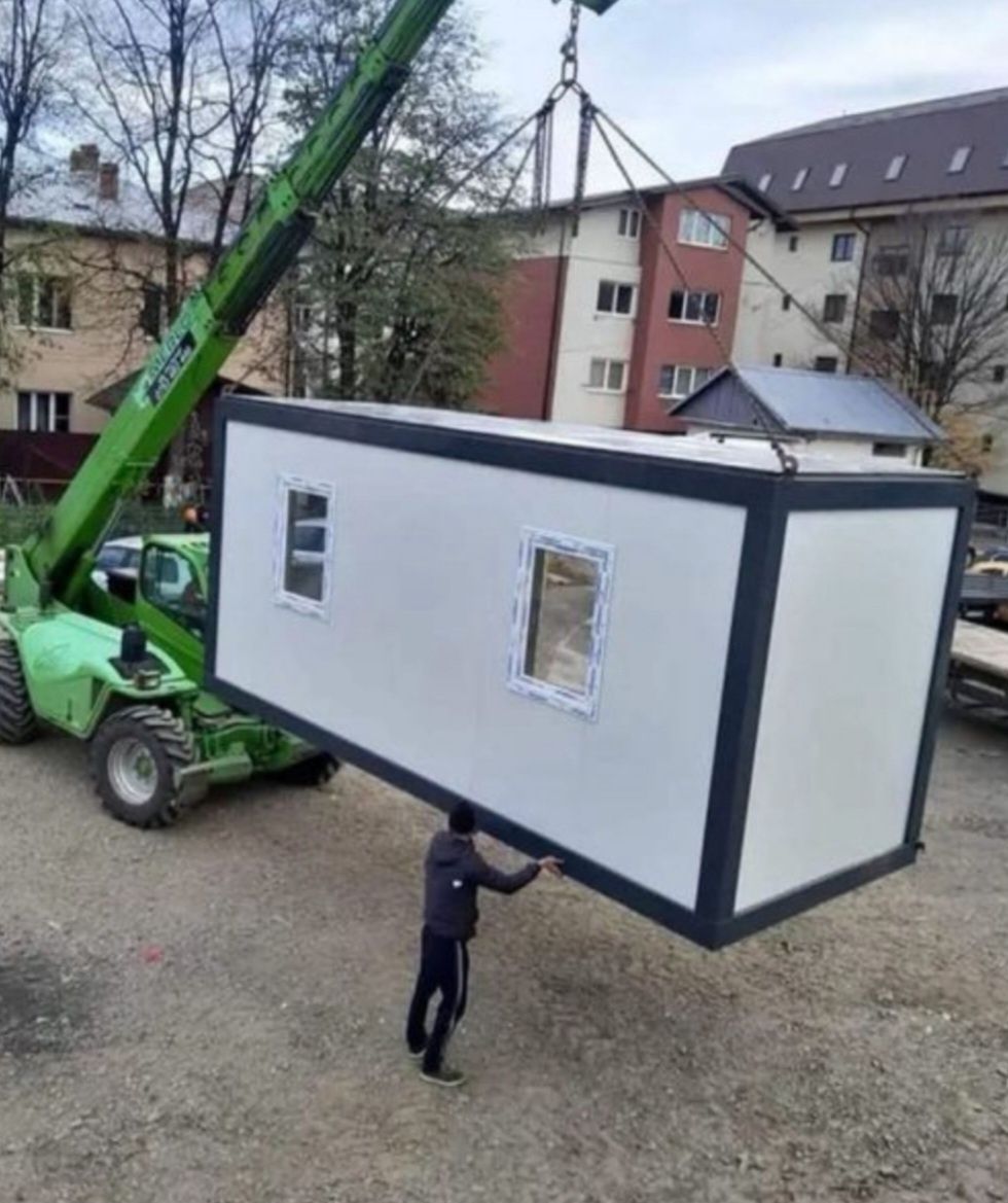 Vand containere modulare standarde la oferta