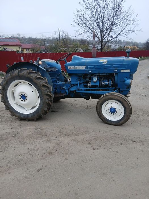 Tractor ford 2000(recent adus in tara)