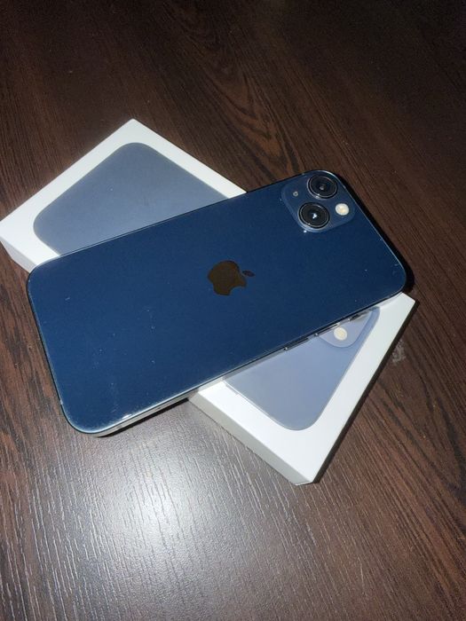 Vand iphone 13 in stare buna