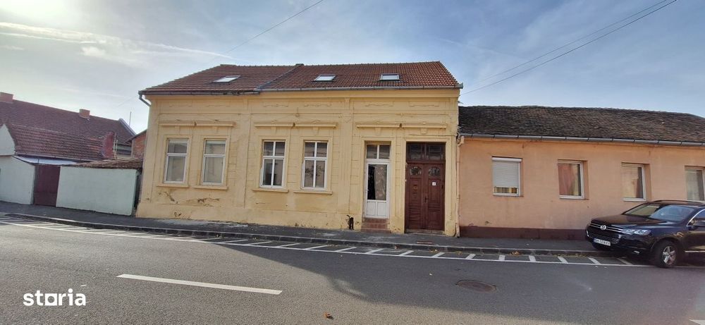 Apartament 4 camere, strada Tuberozelor