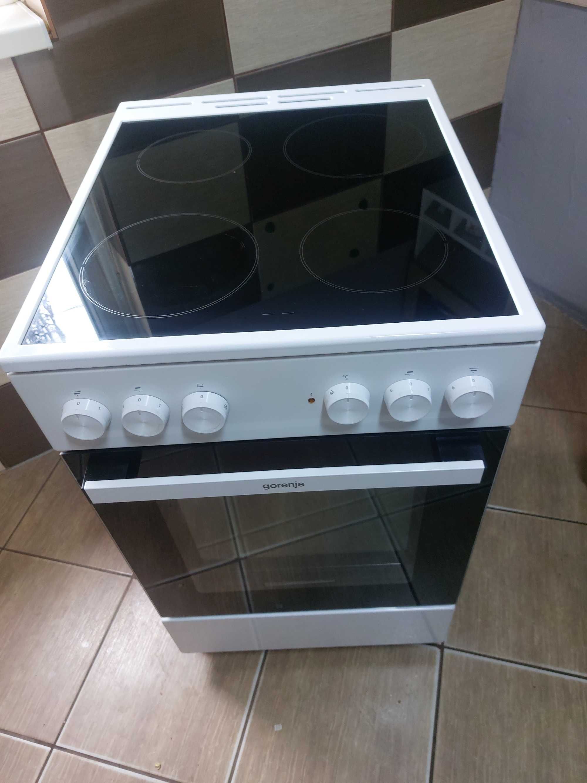 Aragaz electric  nou cu plite