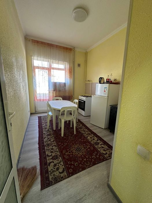 1 xonali kvartira sotiladi