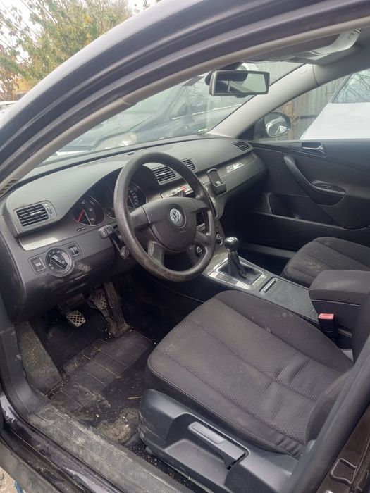 Dezmembrez Volkswagen Passat B6