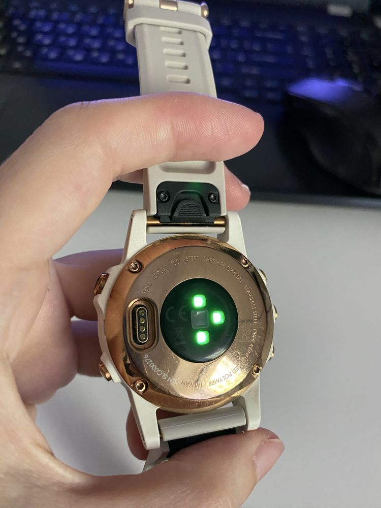 Продам Garmin Fenix 5S Plus