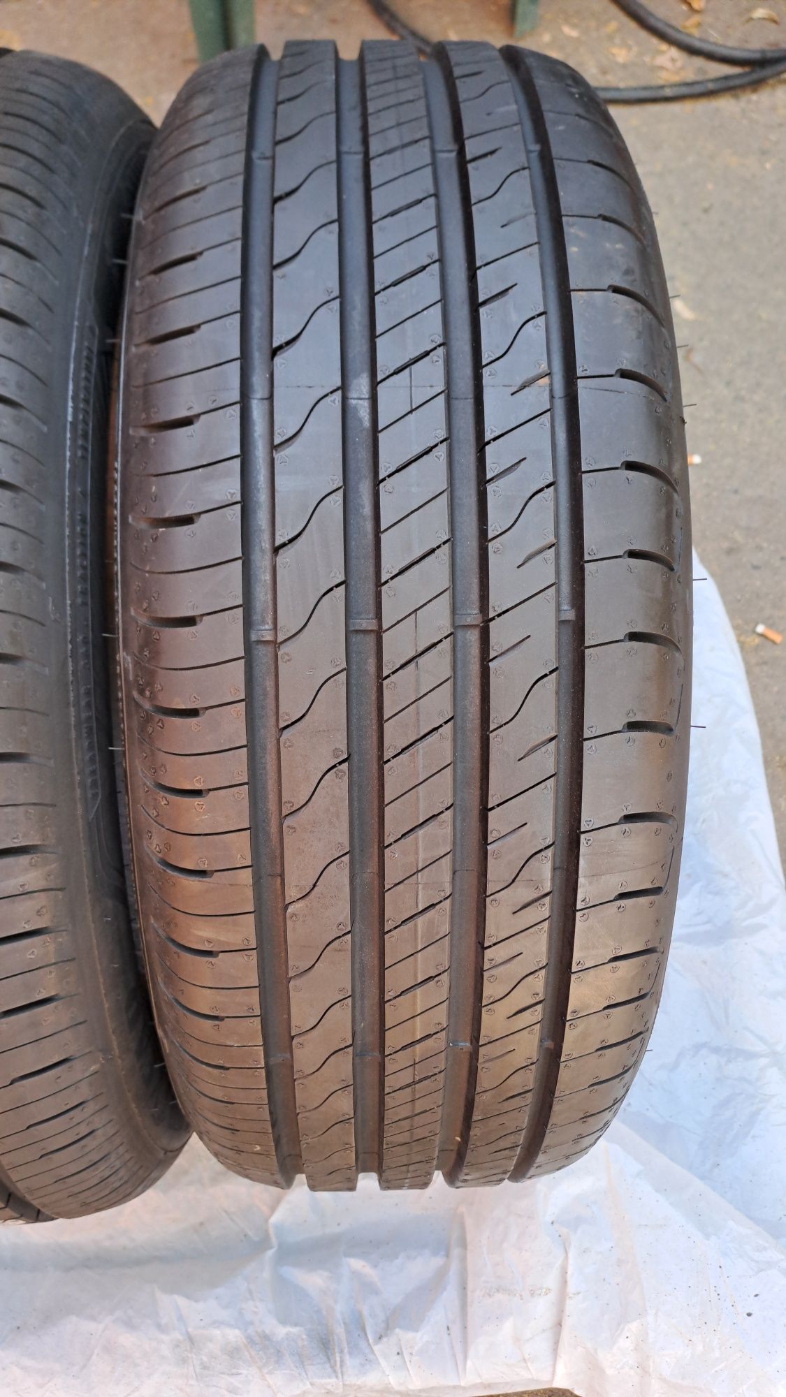 2бр. Нови 205/55/16 Goodyear Efficient Grip Performance 2
