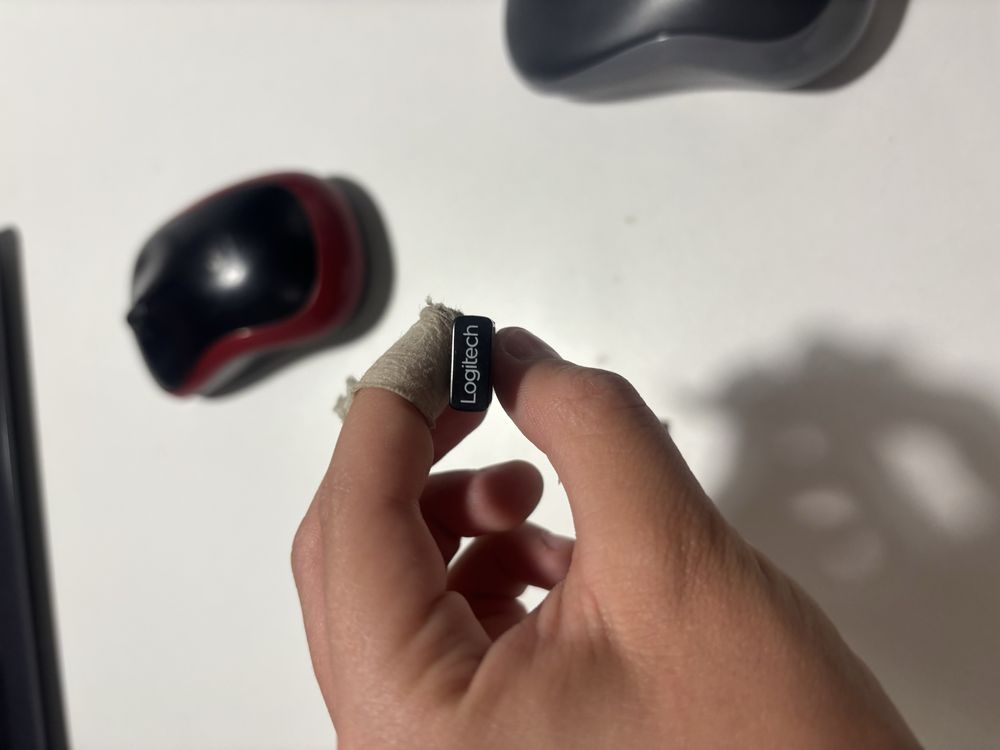 Продам Мышь Logitech m185 беспроводную, торг имееться