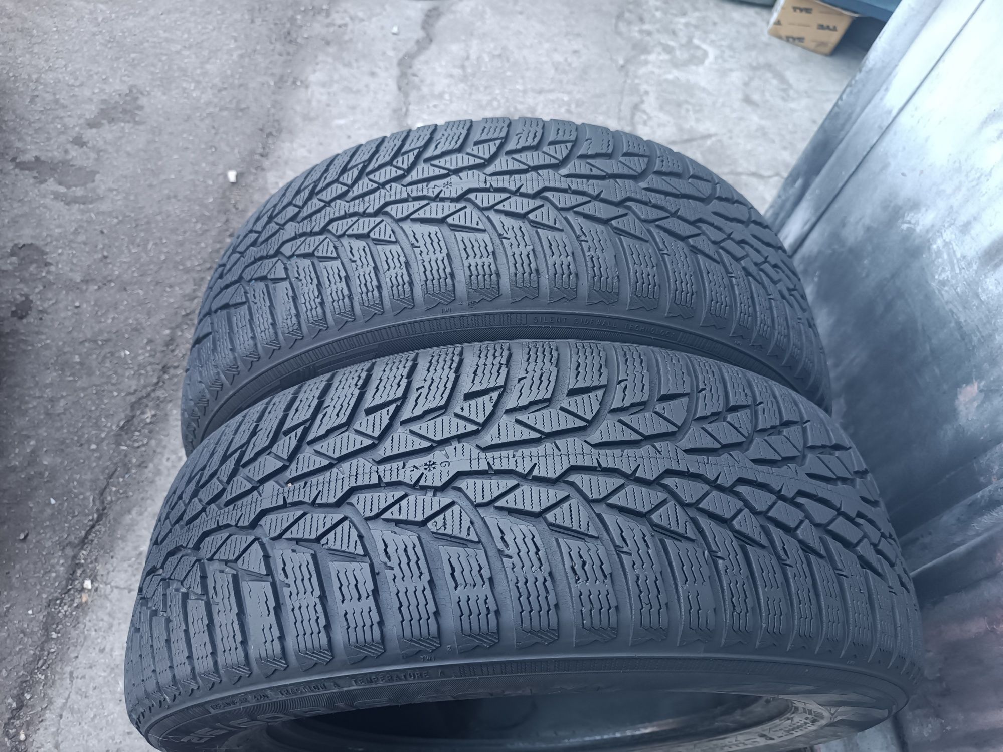 215/60/16 Nokian