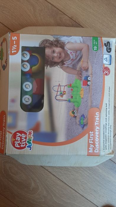 Детска игра - дървени релси с влакче