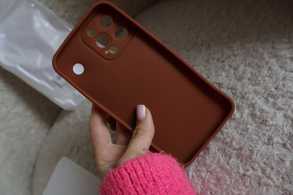 Силиконов кейс за iPhone 13 Pro Max със аксесоар