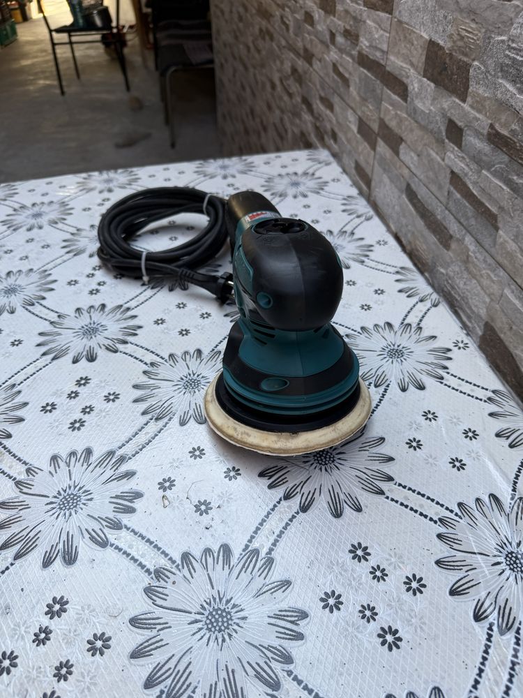 Ексцентършлайф Makita BO6050J /150 мм., 750 W/