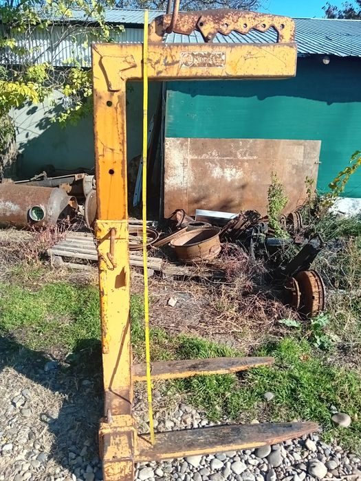 Furca pt paleti,(macara)