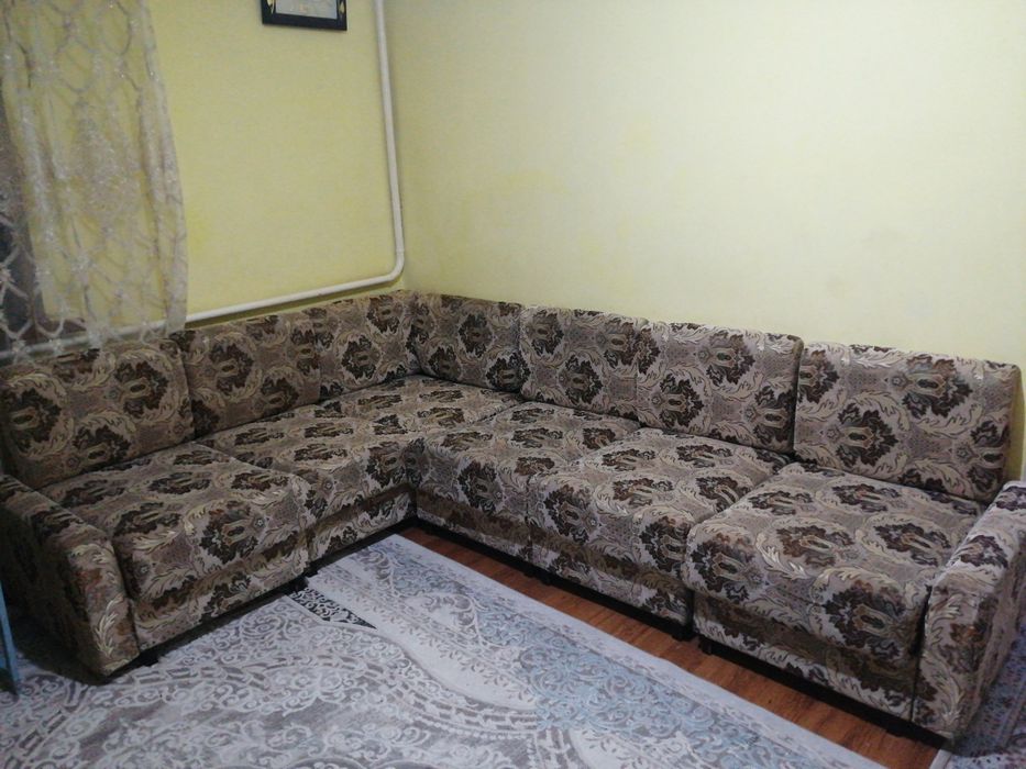 Продаётся диван б/у.