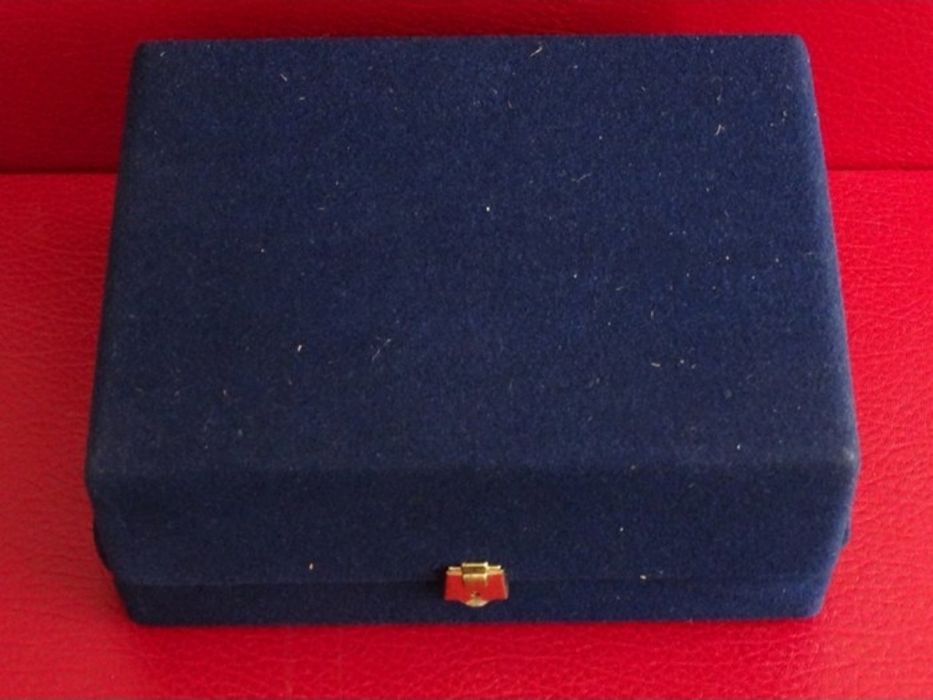 Cutie Bijuterii Salvador Dali  finisaje de Aur 24 k semnata originala