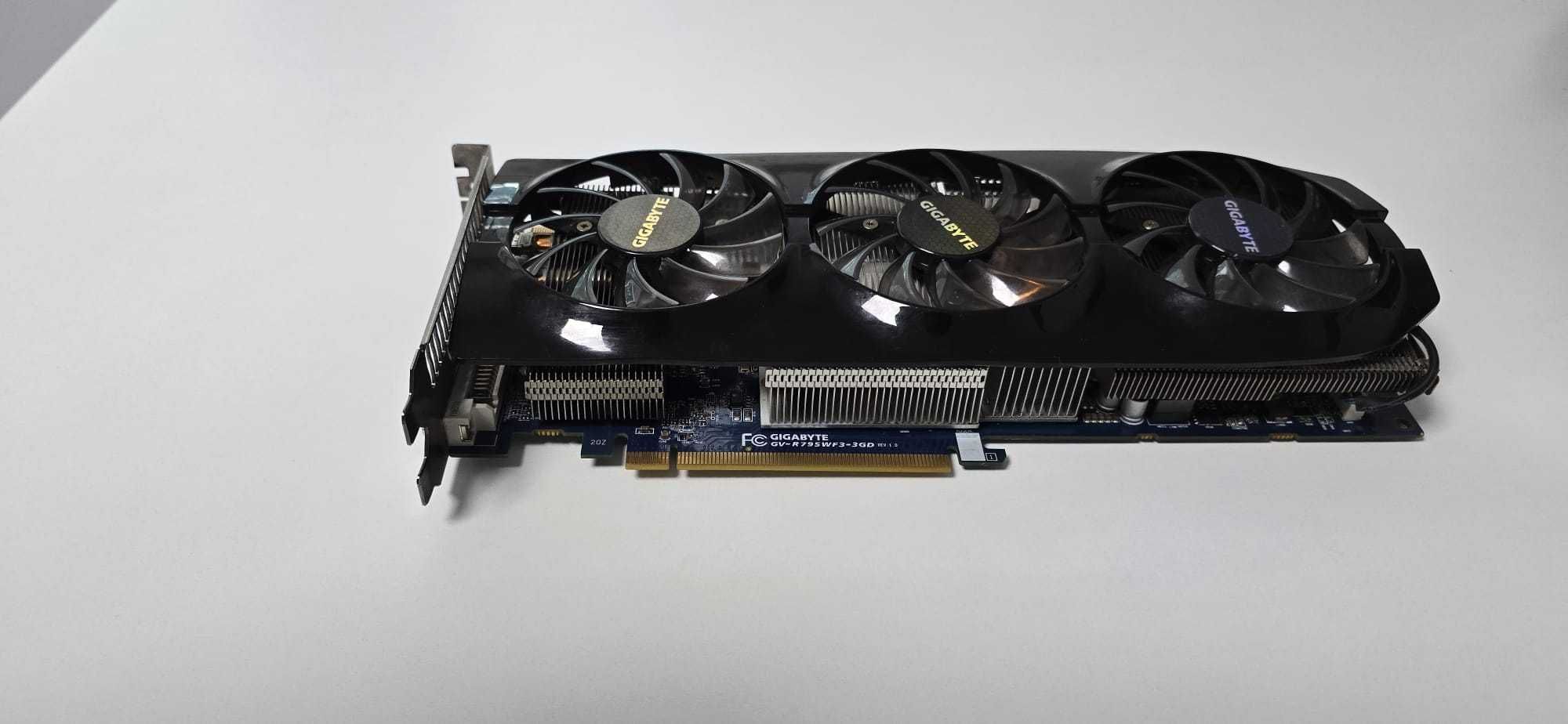 Placă video Gigabyte Radeon HD 7950 3GB GDDR5 Windforce 3X