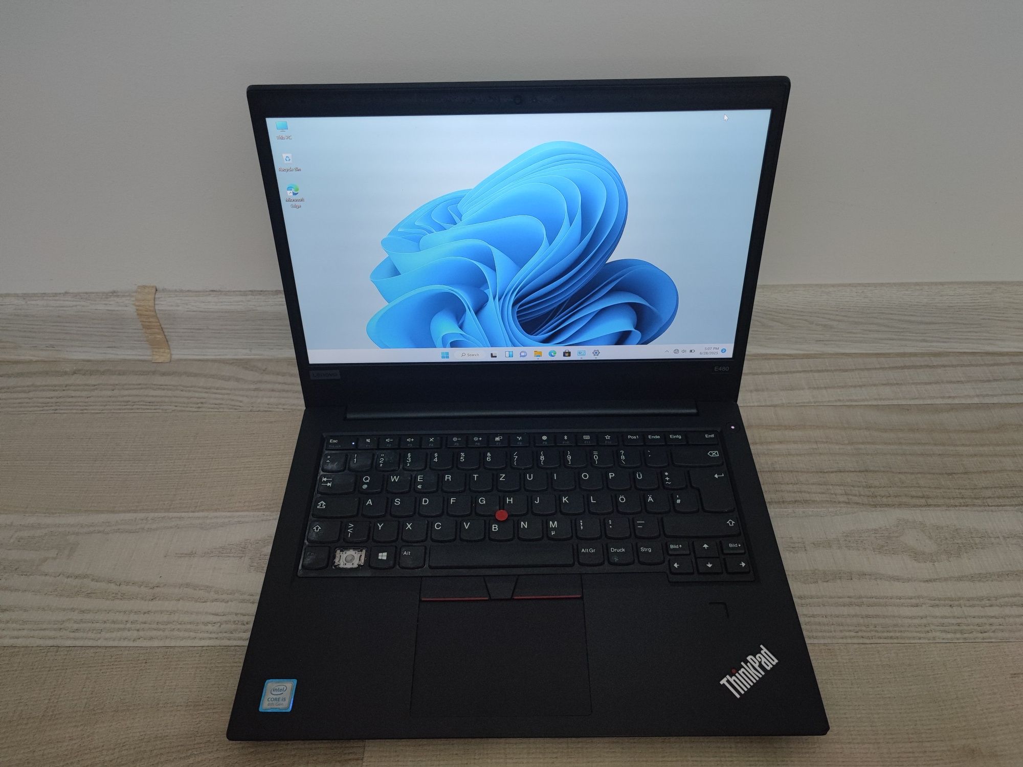 Laptop Lenovo i5 generatia 8 16GB RAM 1TB HDD windows 11 Pro mufa C