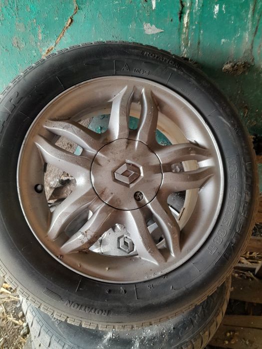 Vând jante bmw r16 cauciucuri bune folosite decât un sezon