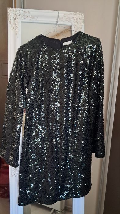 Зелена рокля с пайети